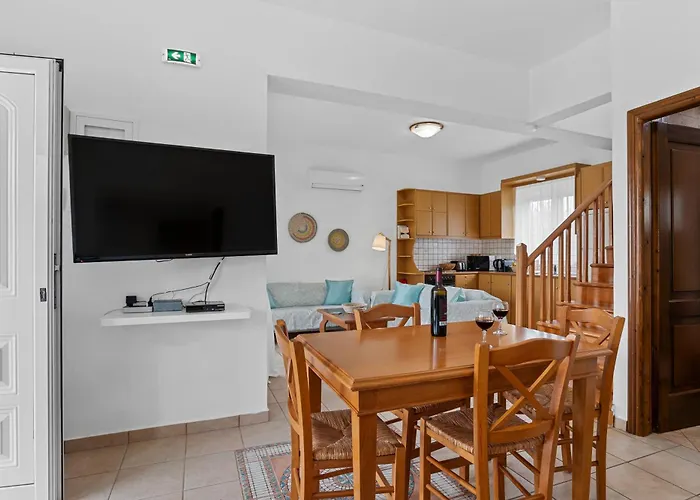 Sea View Villa Manolis With Private Pool Near The Beach